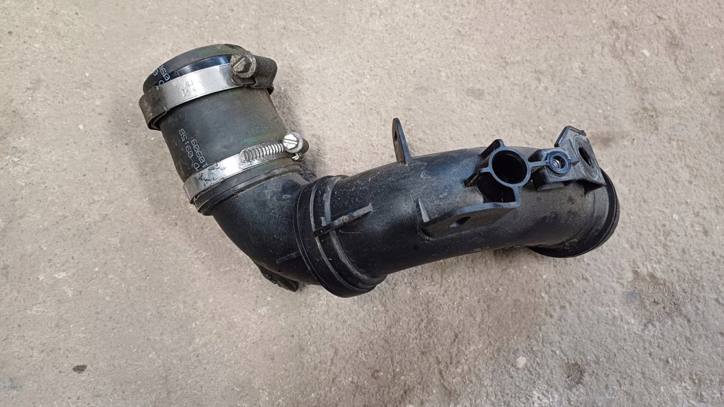 Купити Opel crossland 1.2 b шланг повітря 9677355980