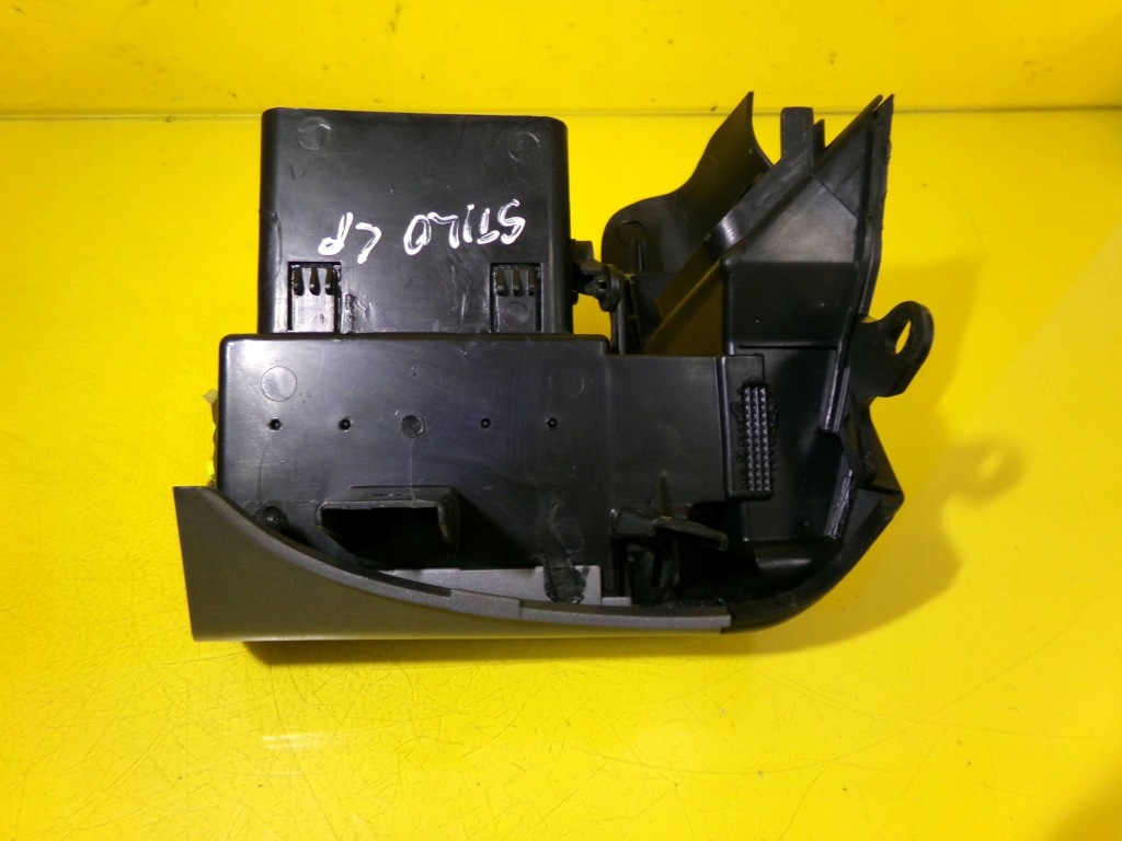 Решётка обдув левая перед fiat stilo 1821920232 nr481 Киев