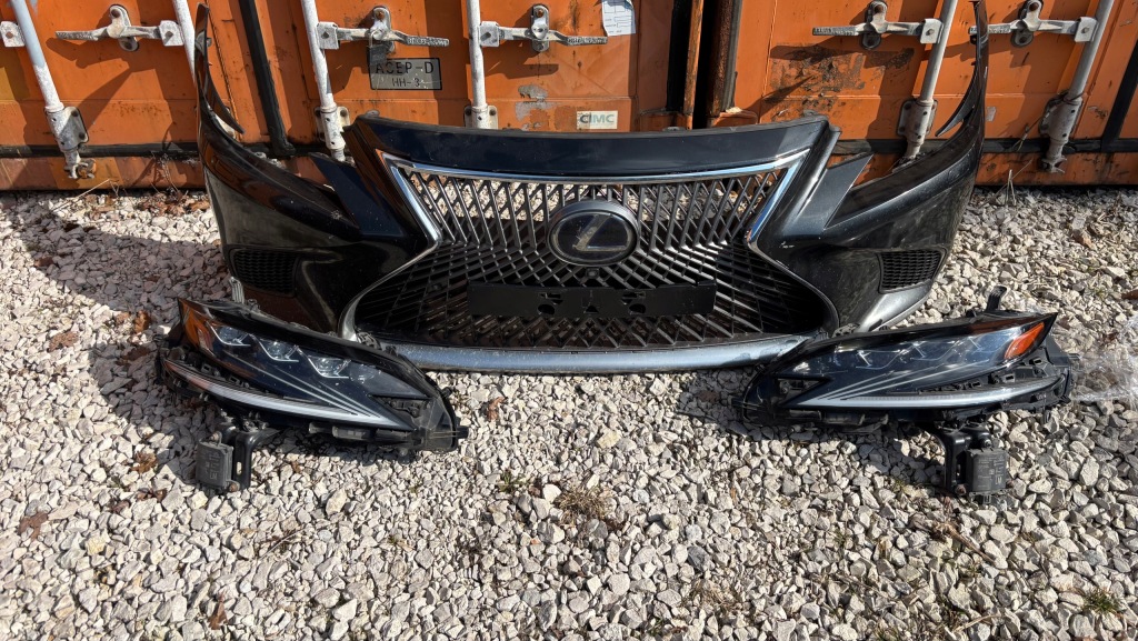 Купити Lexus ls 500h бампер передні  передній