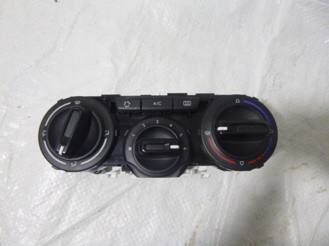 фото №1, Панель обдув кондиционера citroen c3 iii