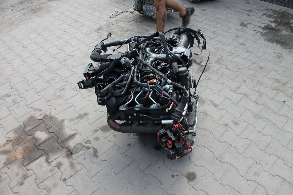 Двигун комплектний  audi a8 ctb 90 tyśkm Недорого