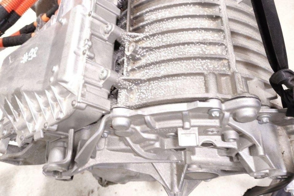 Двигатель mercedes-benz eqb x243 2433408902 electric 168kw 2023 с Разборки