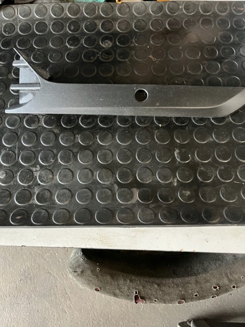 фото №1, Заглушка молдинг бампера renault clio iv lift pdc