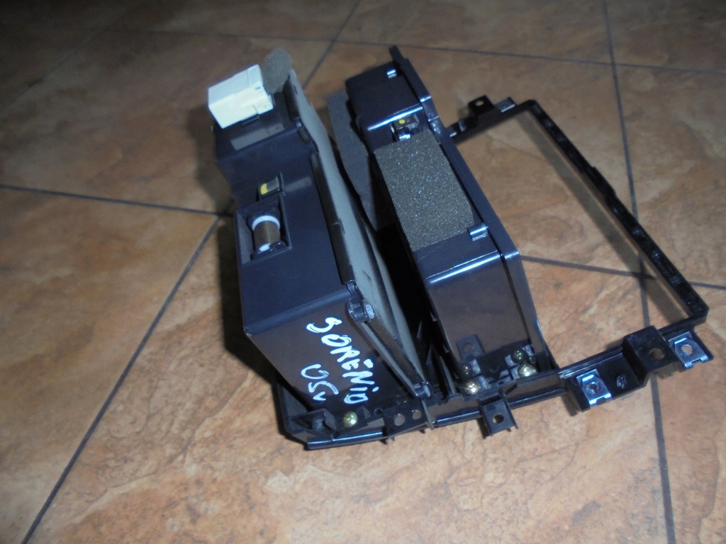 фото №6, Kia sorento 2.5d 05' бардачок попільничка