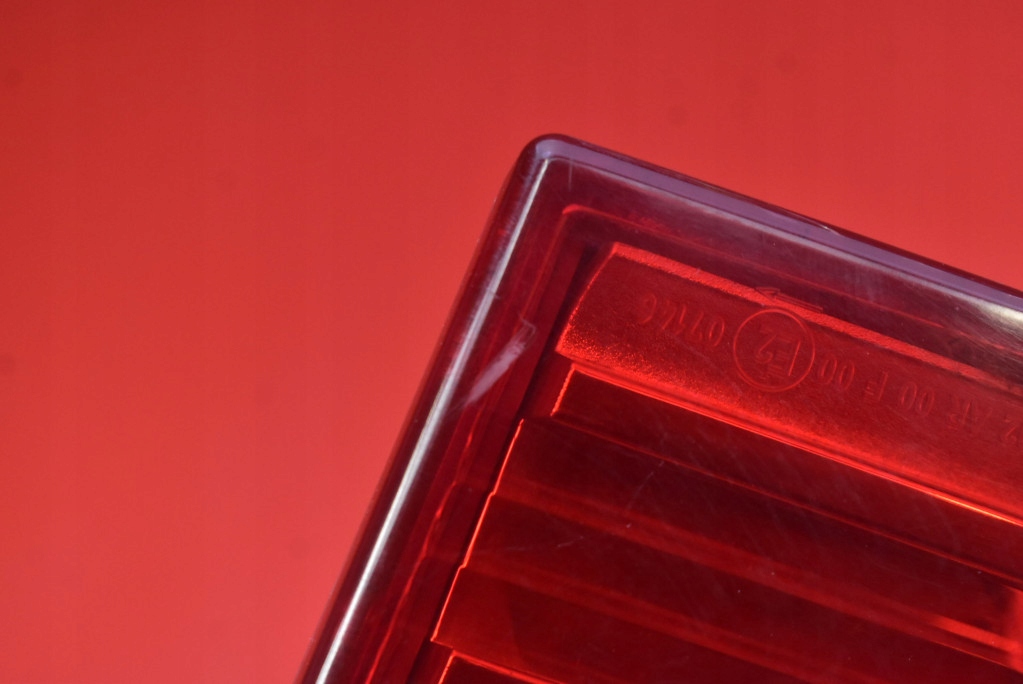 фото №13, Лампа права задня задня 9681074280 citroen c5 ii x7 iii kombi 08-17