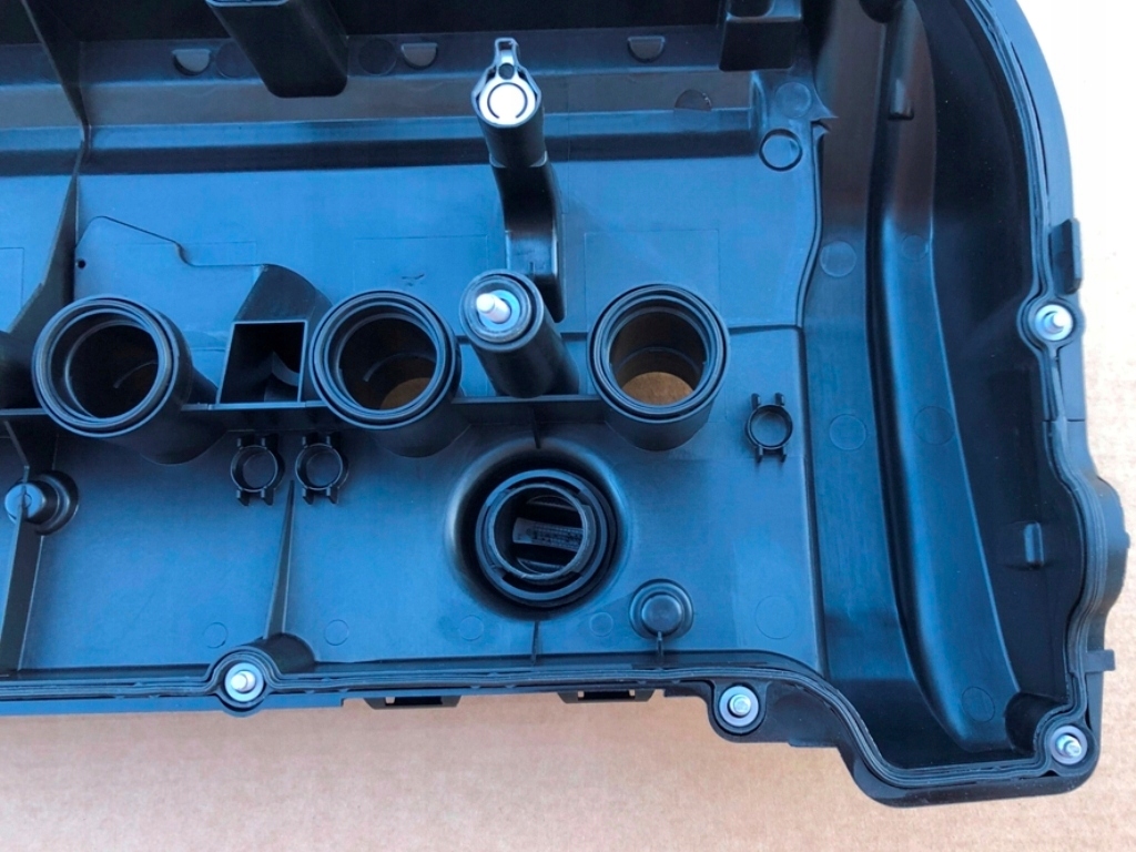 фото №11, Кришка головки клапанів 11127646553 do bmw serii 1 f20 f21 3 f30 f80 f31