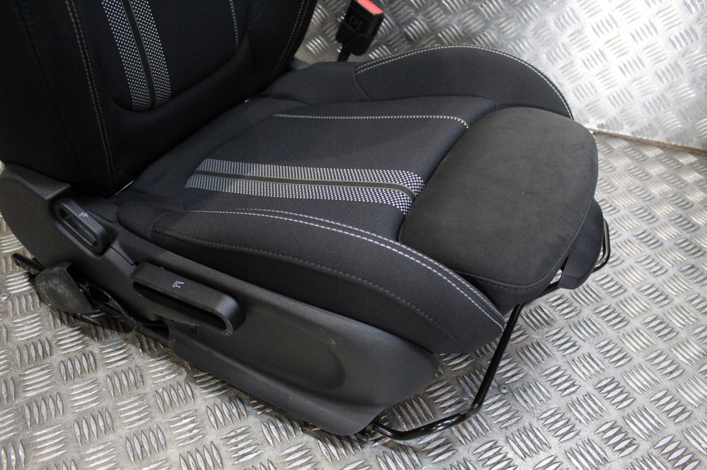 фото №9, Mini f54 jcw clubman обивка сиденья заднее сиденье alcantara