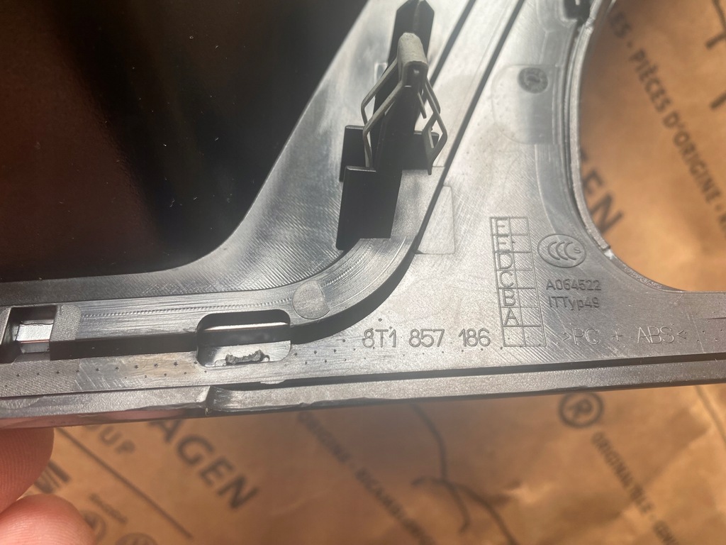 фото №15, Рамка dekor дисплея спидометра piano audi a5 8t lift s-line 8t1857186ae