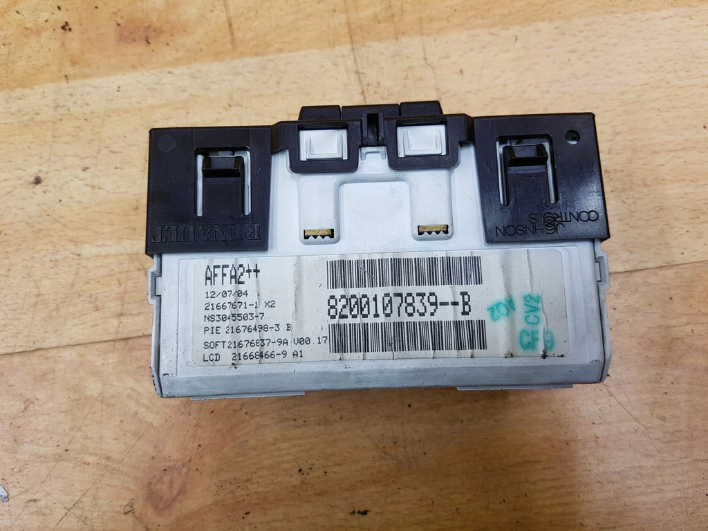 фото №2, Дисплей часы renault megane ii