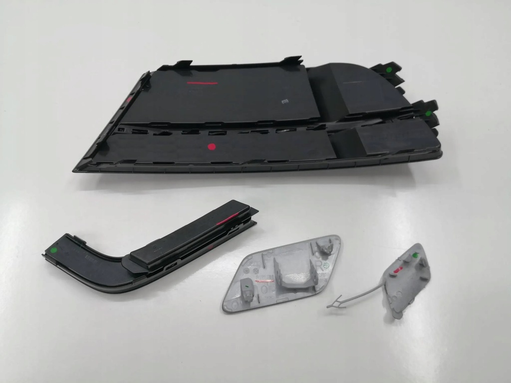 фото №16, Решётка решётка радиатора бампера audi a3 8v lift s-line 16-20r хром правая