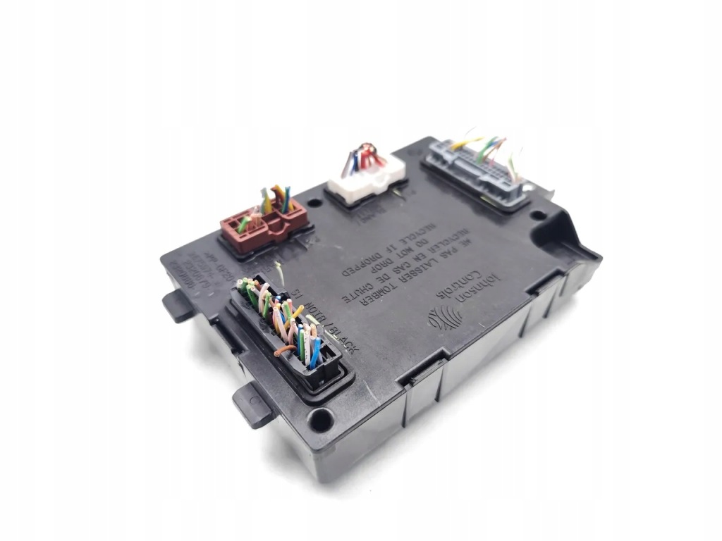 Dacia duster блок управления / модуль комфорта 1.6 sce 115 бензин 84kw 115 hp в Украине