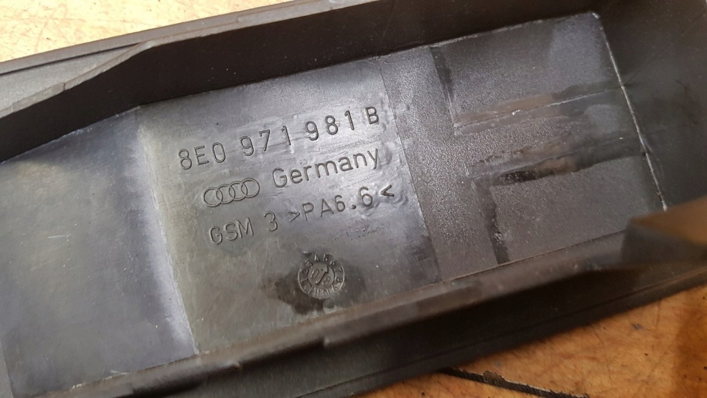 фото №3, Заглушка защита сиденье audi a4 b7