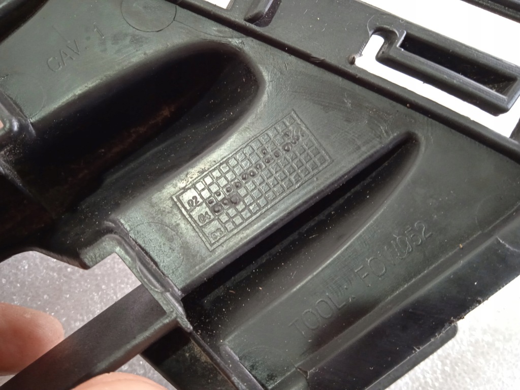 Ford mondeo mk3 рестайлинг  решётка бампера перед в Украине