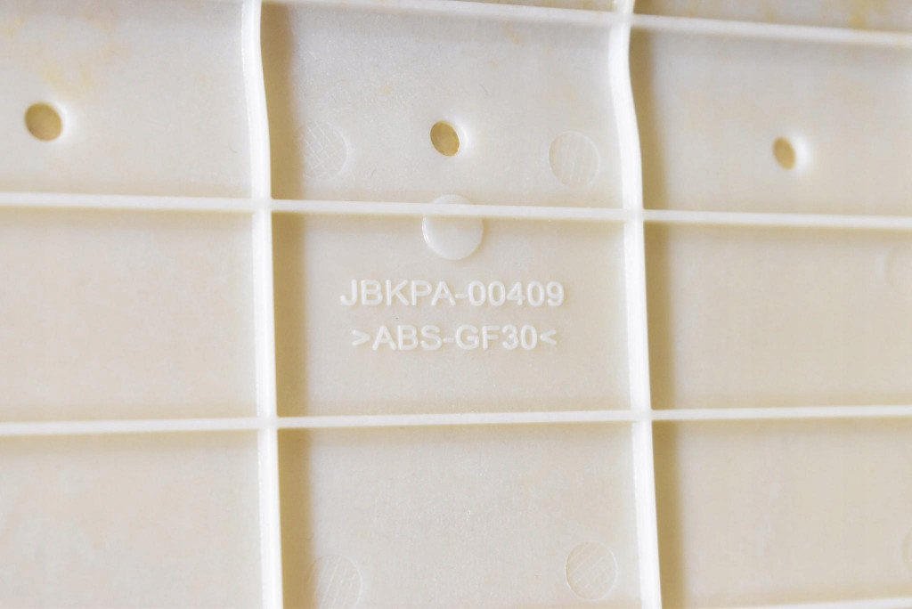 фото №15, Потолок солцезащитный козырёк ручки фонари освещение салона toyota bz4x 22-