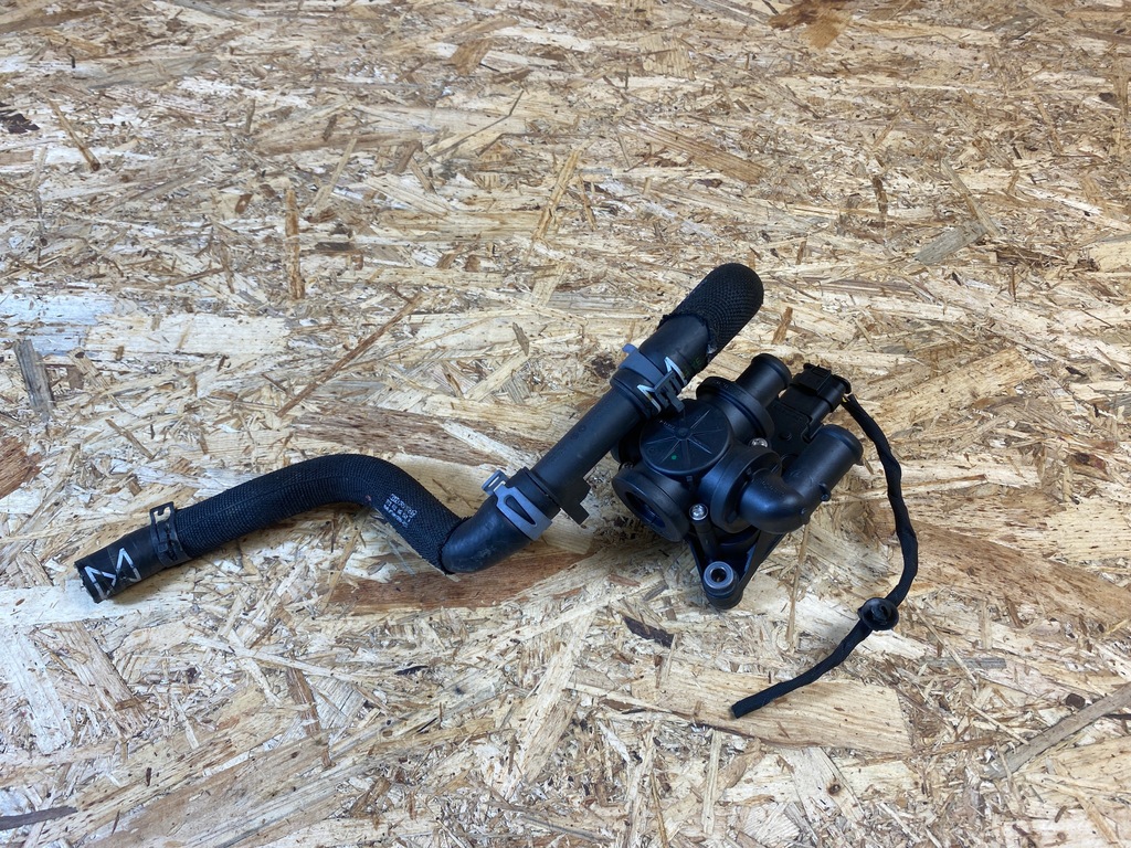 фото №7, Дополнительная насос wody клапан отопителя porsche taycan 9j1 5810r1003