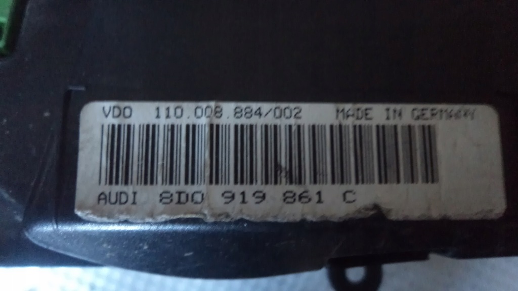 фото №4, Счетчик приборы audi a4 1,8adr 8d0919861c