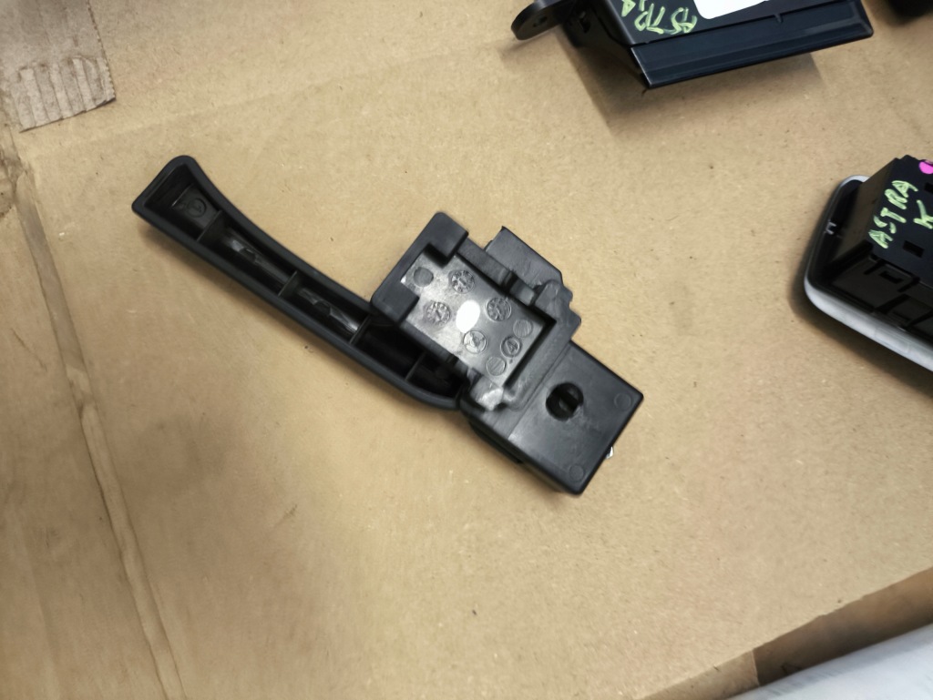 Купить Opel astra k ручка открывания капот европа opel astra k ?