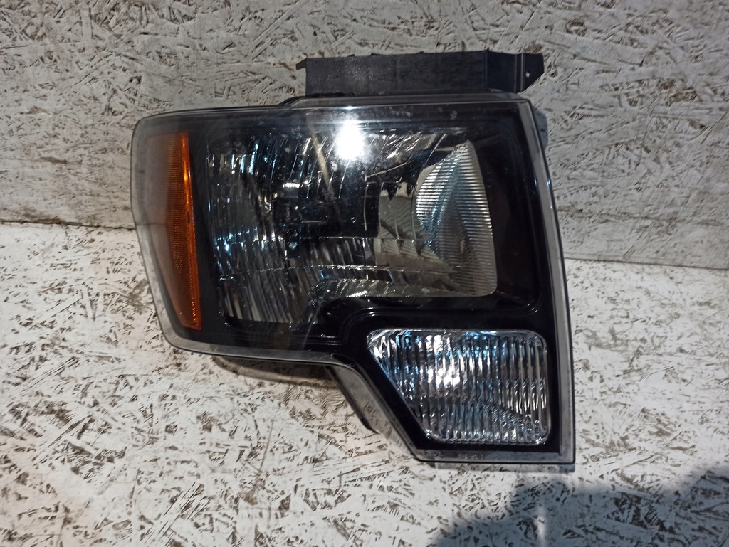 фото №1, Ford f150 f-150 czarna лампа правый перед передняя