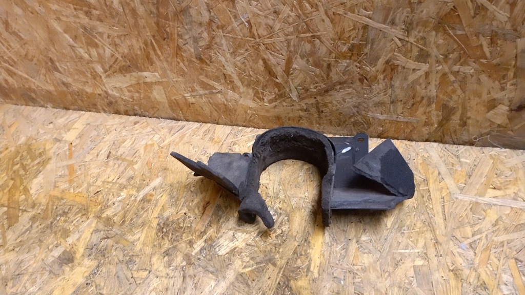 Audi a4 b6 2.5 v6 tdi накладка полуось Оригинал