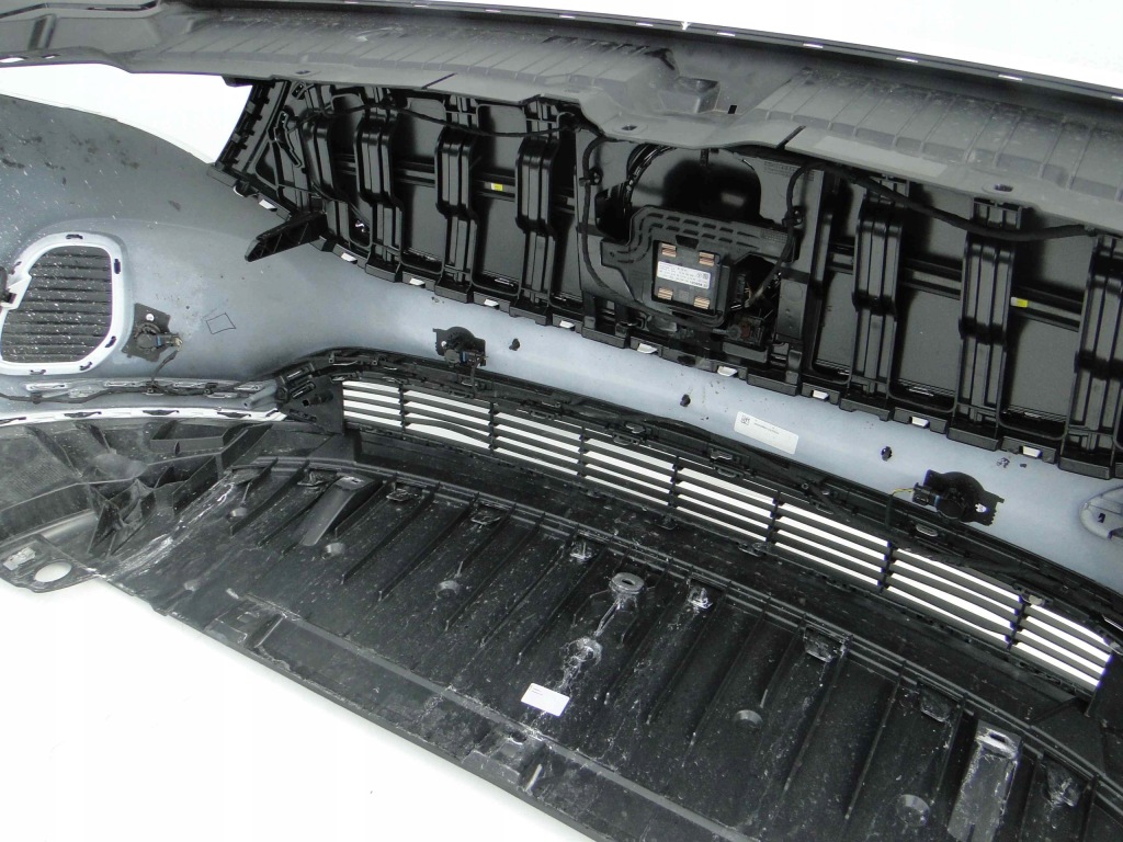 фото №11, Mercedes eqa h243 243 бампер передний верхний часть