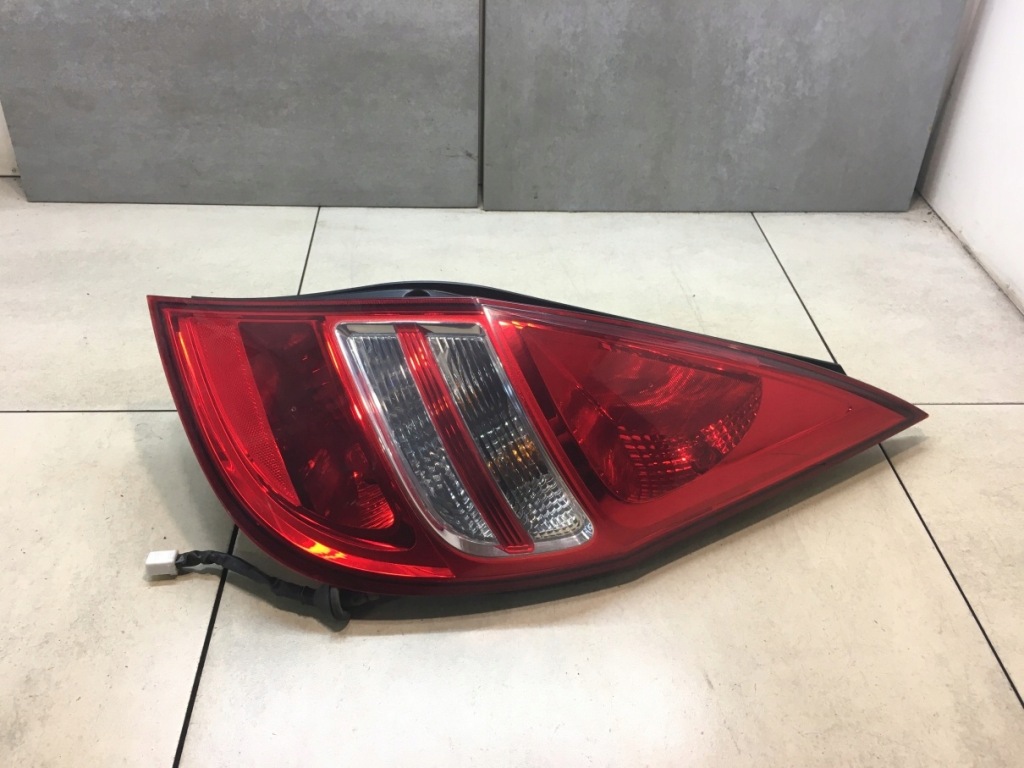 фото №1, Лампа правый задняя hyundai i30 i hb 92402-2r0