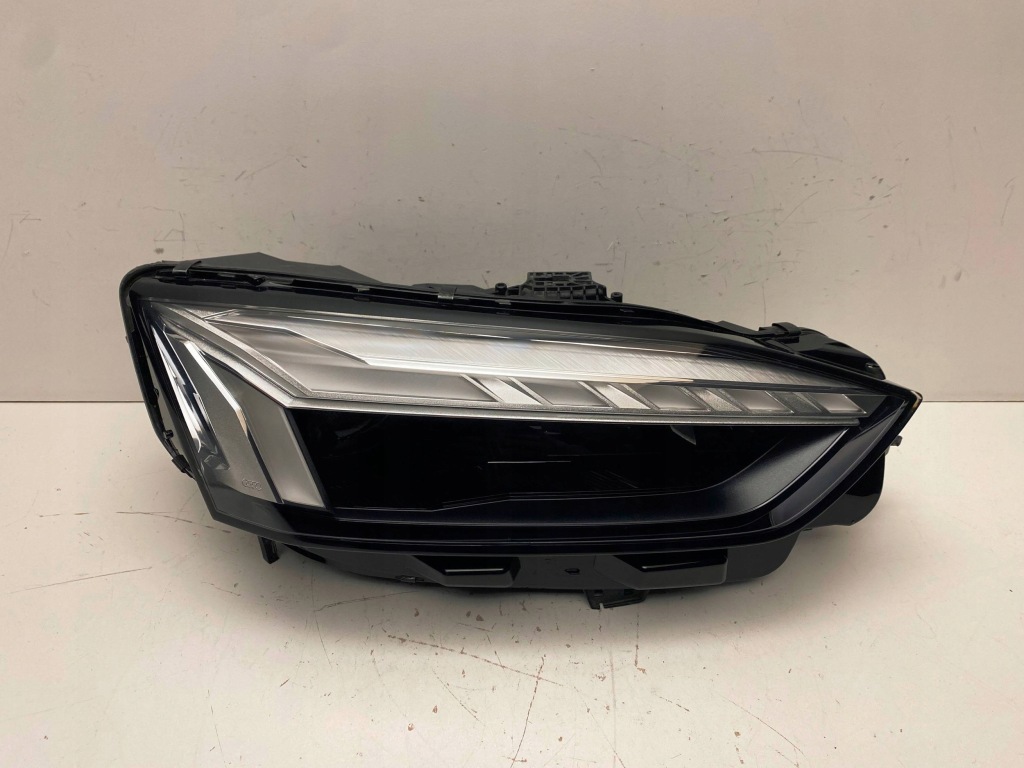 фото №1, Audi a5 s5 full led matrix lift комплектна права лампа 8w6941040