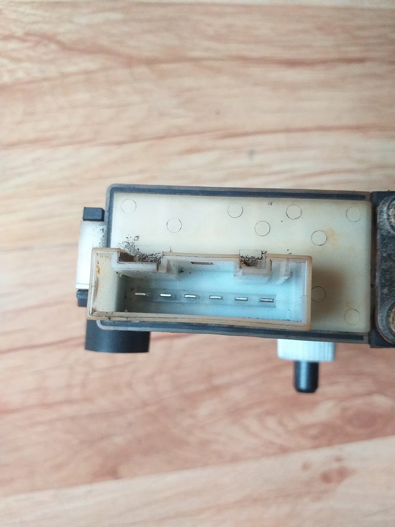 фото №4, Bmw 1 f40 підйомник скло задня лівий 1060026