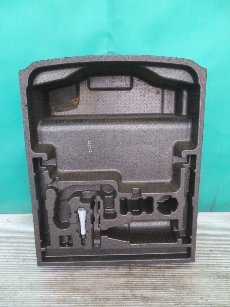 фото №1, Вкладыш пенополистирол багажника range rover land rover velar l560 3.0 22r