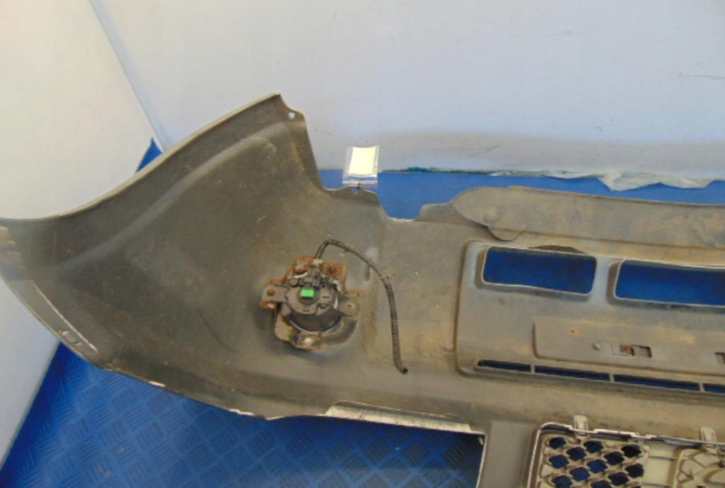 фото №8, Nissan x-trail t30 бампер перед przebity do lutowania стан jak na фото