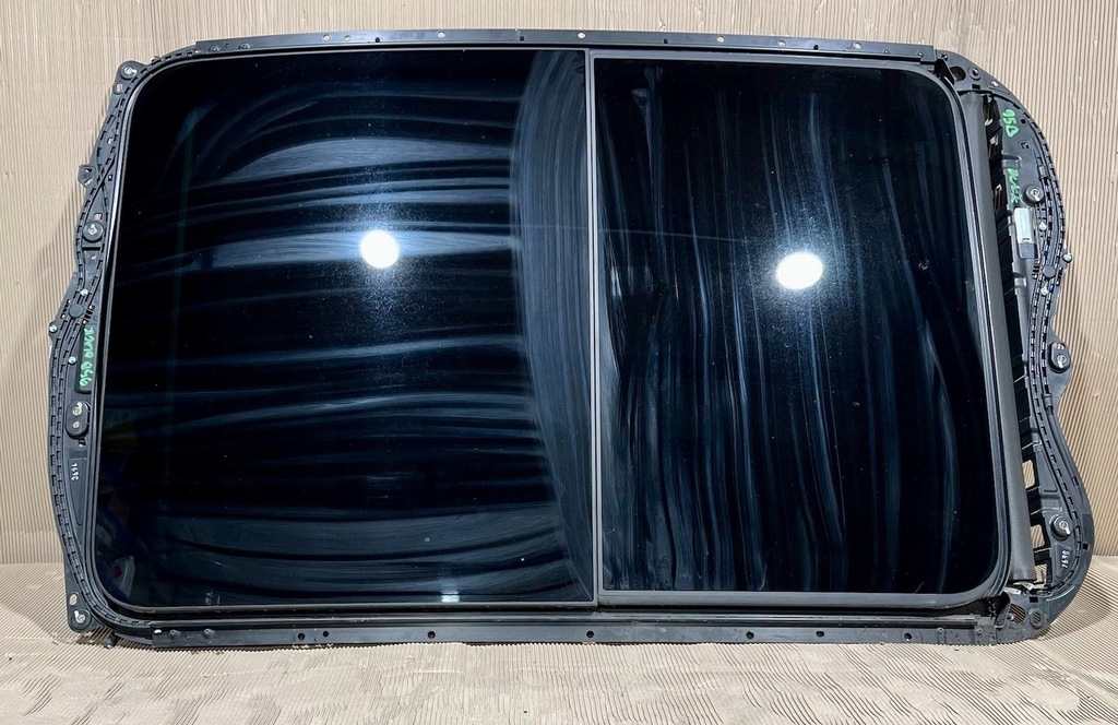 фото №1, Панорама люк porsche macan 95b czarna