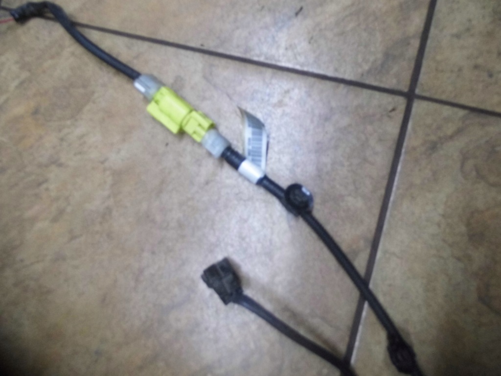 фото №7, Tucson i 2.0crdi 07' спинка сиденье подголовник правый перед