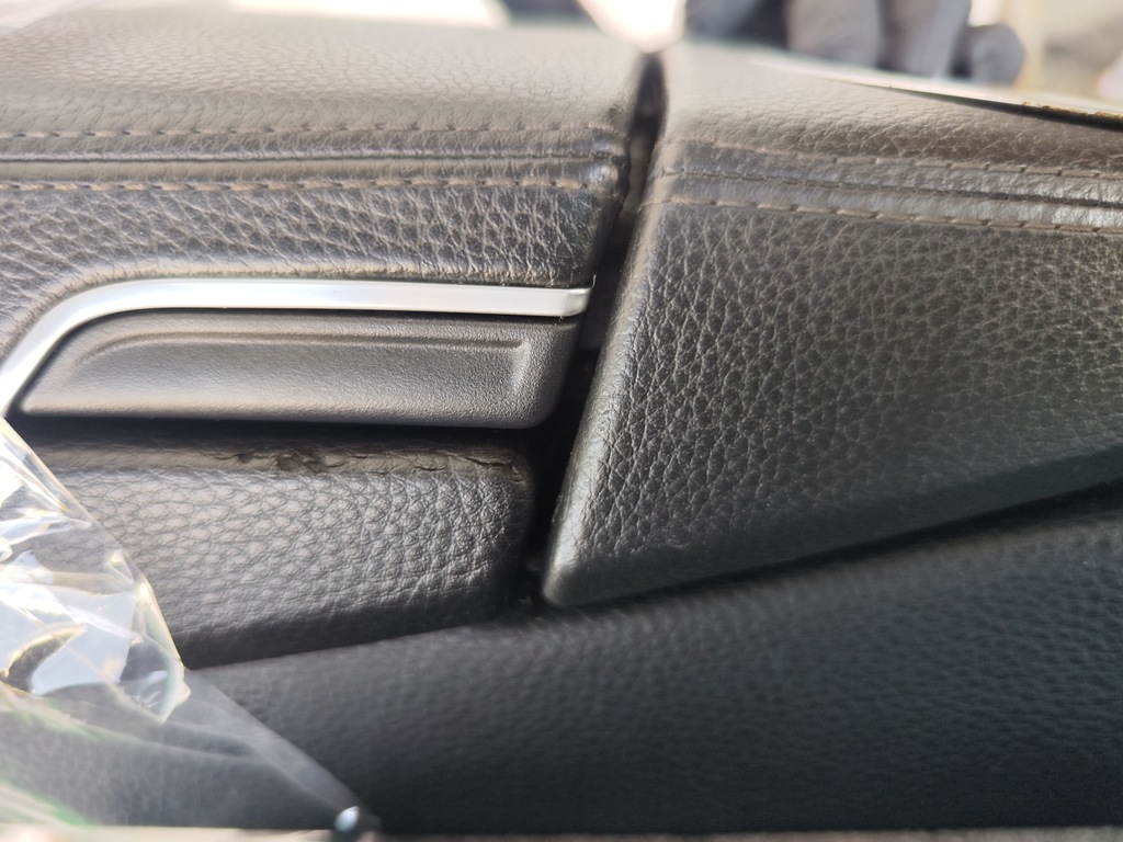 фото №6, Подлокотник кожа чёрный porsche panamera 970