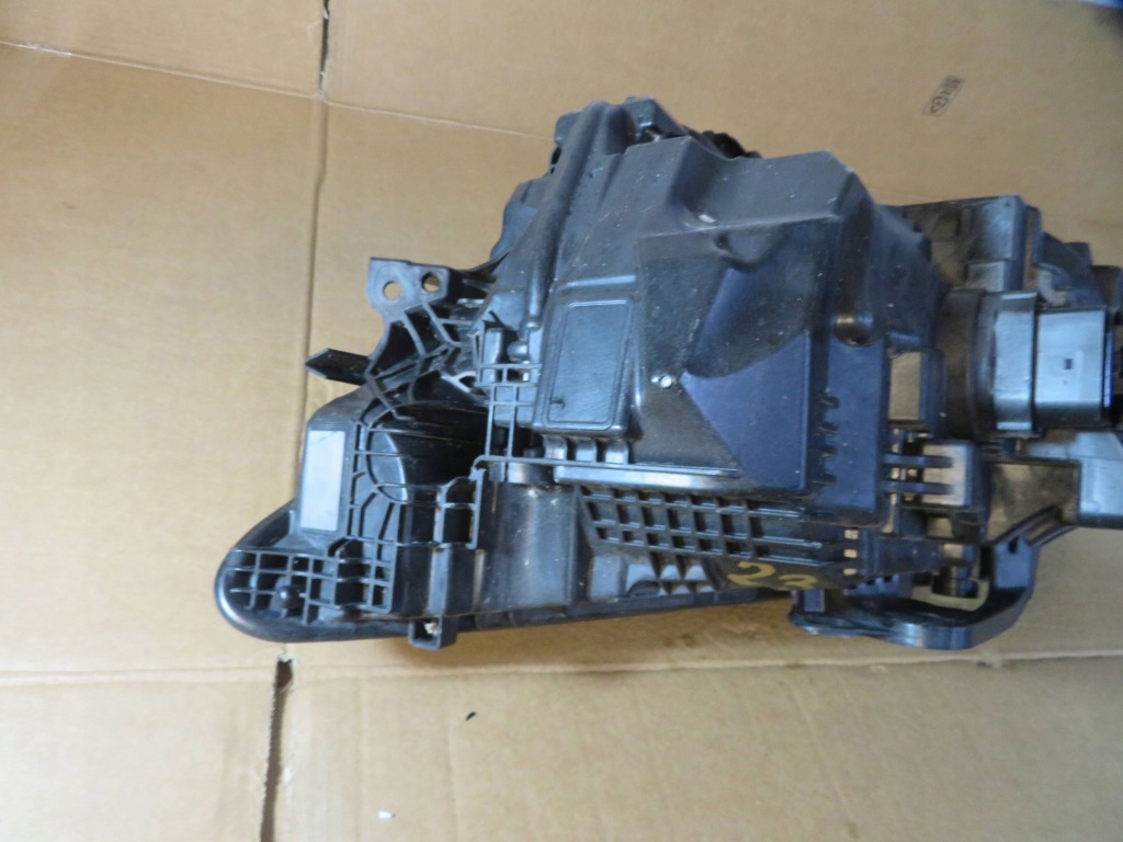 Лампа правый перед polestar ii 2 p32404656 full led Оригинал