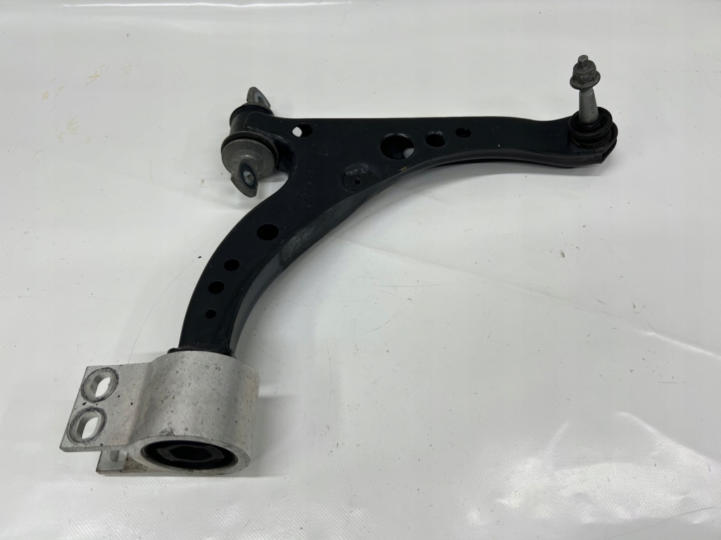 Купить Opel astra k рычаг правая  перед 39089345