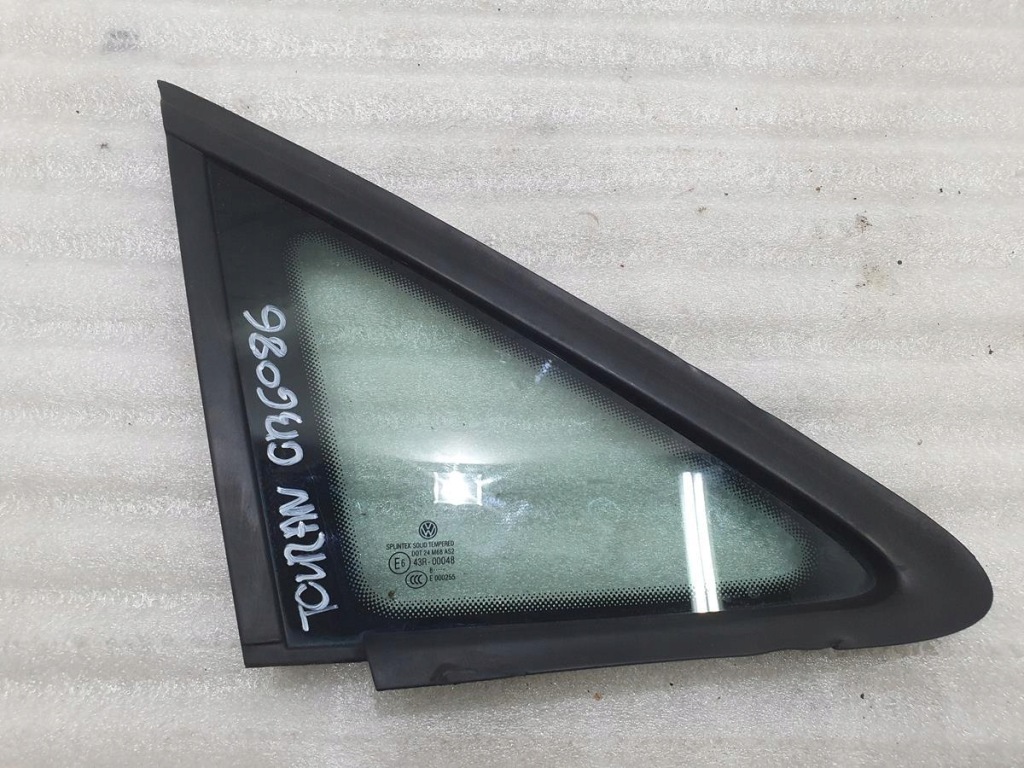 фото №1, Скло кузовна права перед vw touran lift 2011