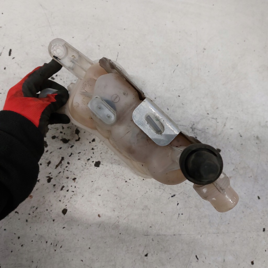 фото №8, Audi a5 8t 3,0d бачок омывателя 8k0121405a