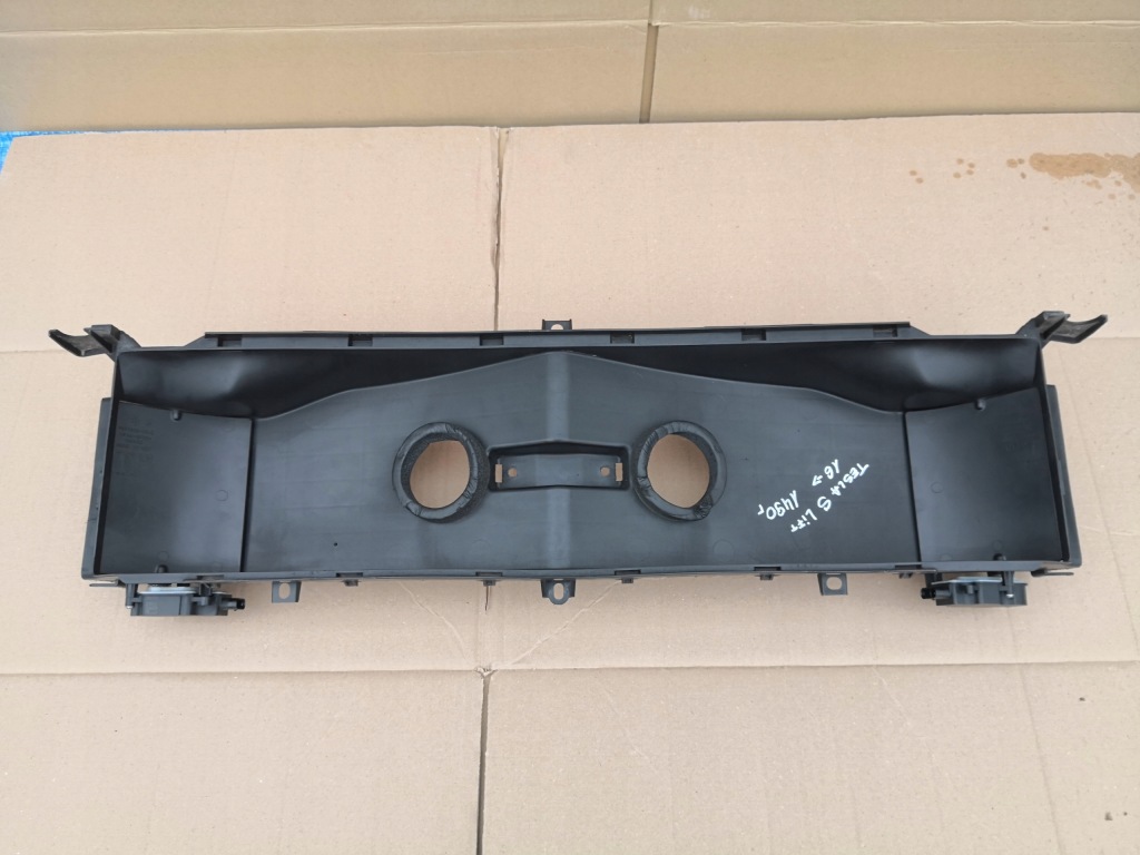 Tesla s рестайлинг  16- впуск активный воздуховод воздуха Киев