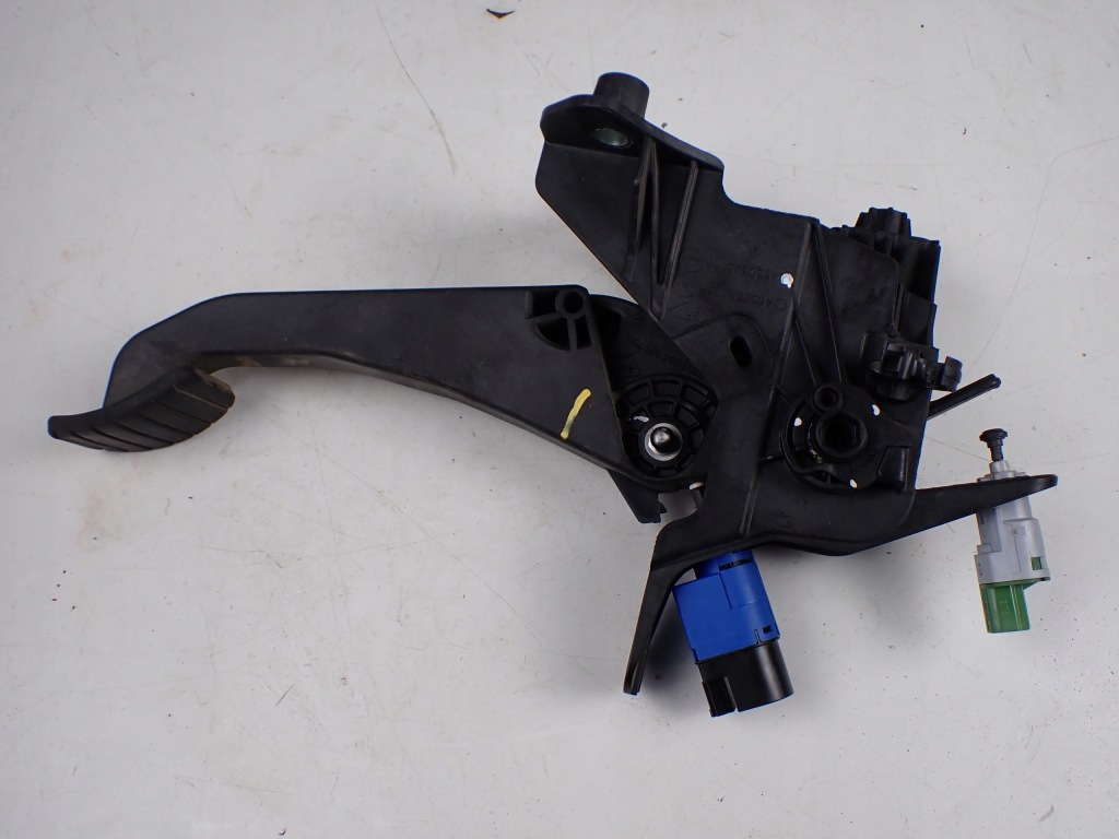 фото №1, Педаль сцепления dacia dokker 1.6 sce 2018 r europa 465038135r