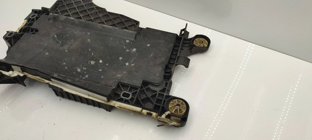 фото №4, Bmw 2 f44 2021 полиця акумулятор