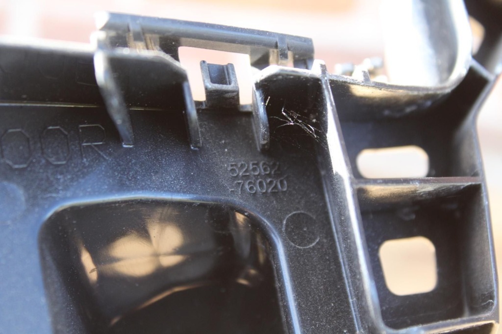 фото №8, Направляющая кронштейн бампера правый задняя lexus ux 2021 оригинальный номер