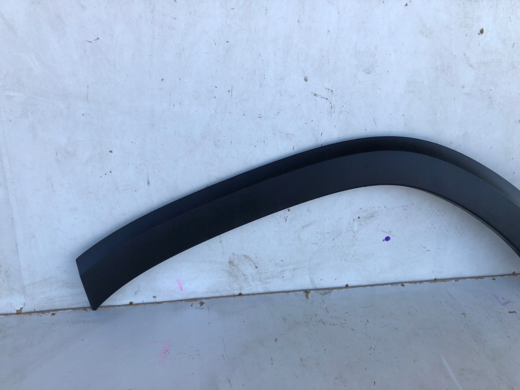 фото №3, Mercedes glb молдинг крыла задняя