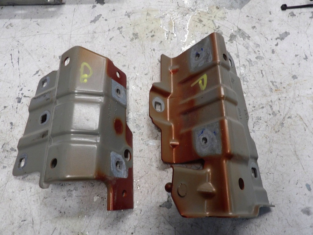 фото №1, Кронштейн крила праве передні renault kangoo iv 4