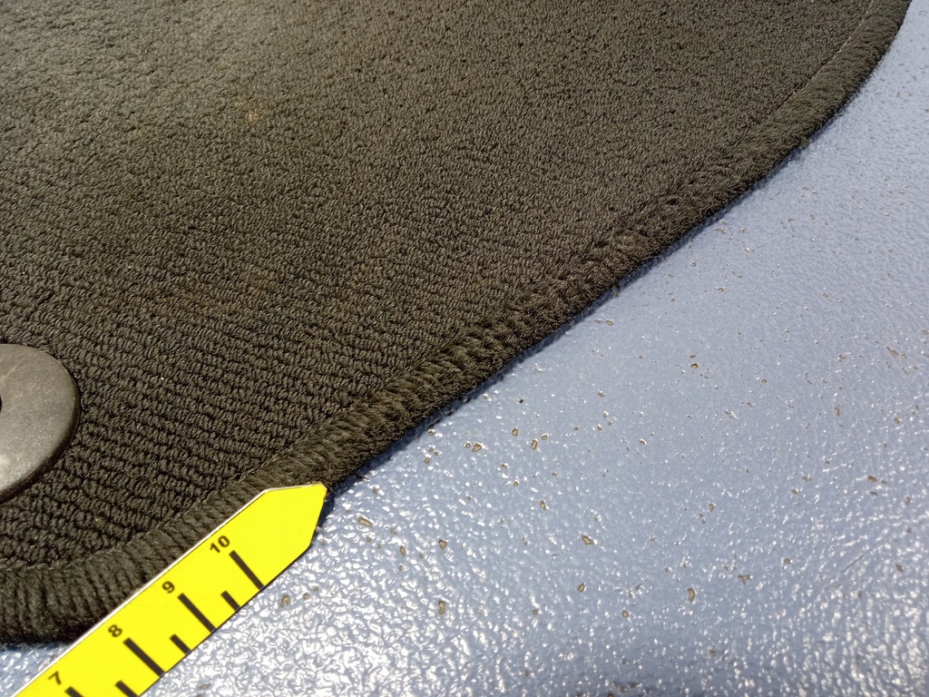 фото №8, Volvo v40 ii 12- коврики велюровые чёрные комплект