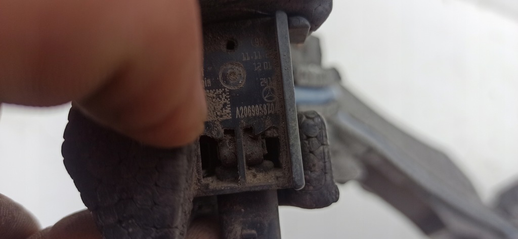 фото №12, Mercedes eqs 2021- абсорбер бампера перед датчик пешеходов a2978850004