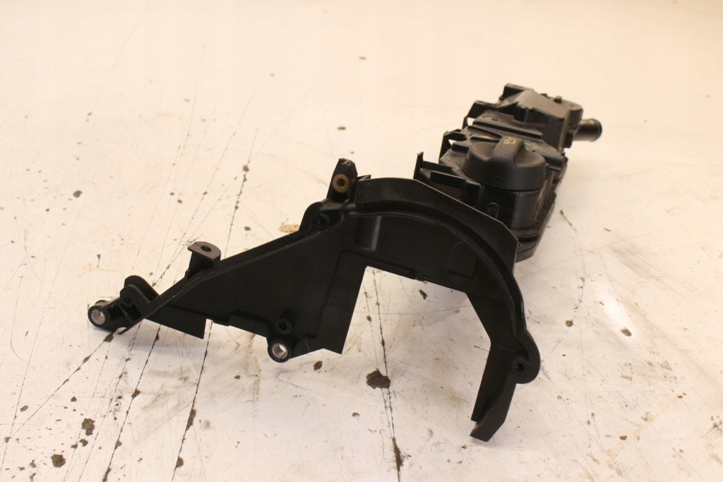 фото №7, Кришка клапанів 9688939180 c4 picasso ii 1.6 e-hdi