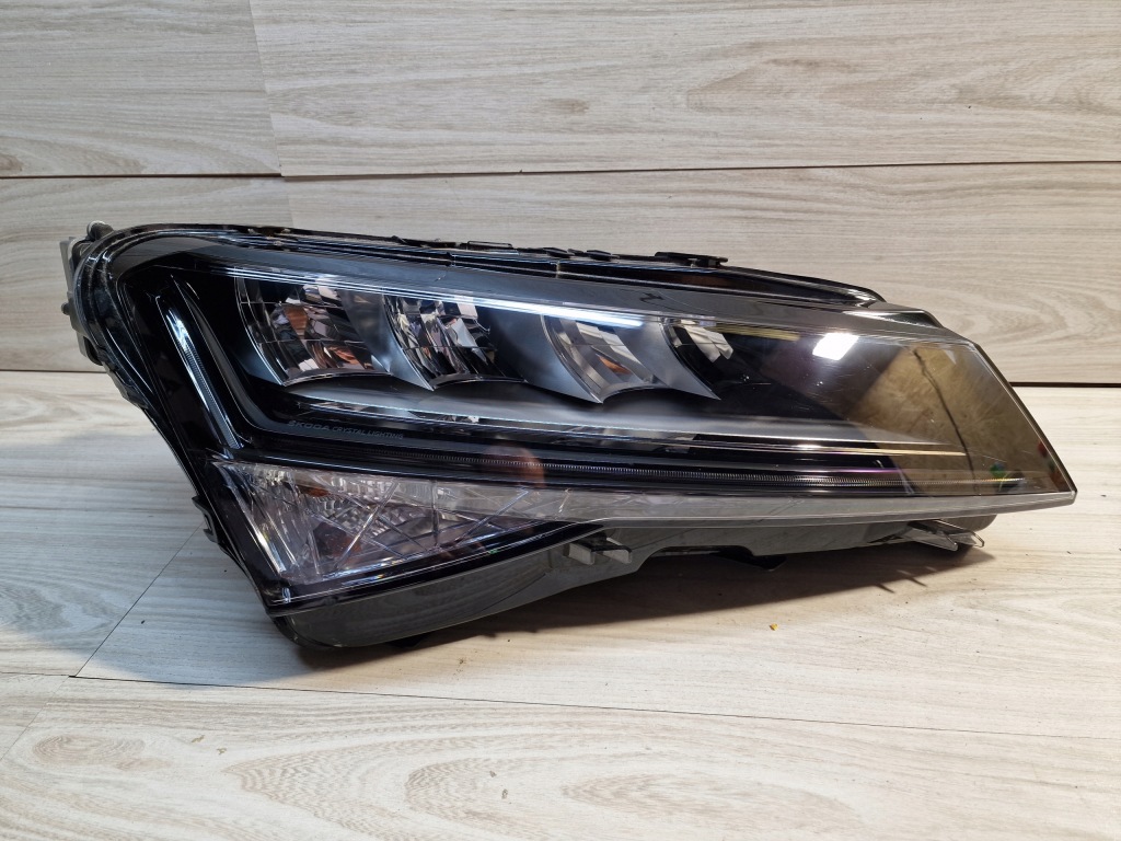 Купить Фара перед правый  skoda superb 3 рестайлинг  full led
