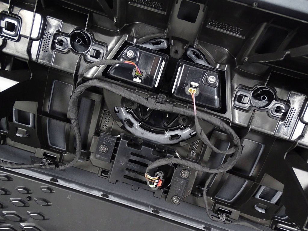 фото №11, Бампер перед передний vw id4 id.4 id 4 gtx версия 6x pdc + радар + led