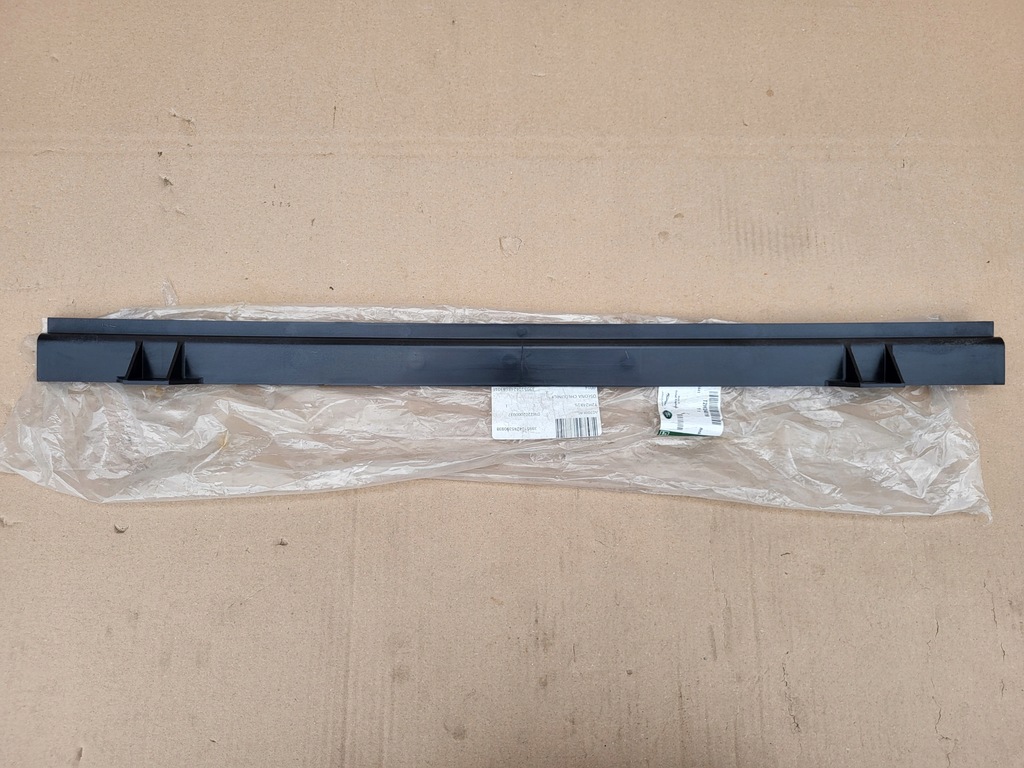 фото №1, Jaguar f-pace молдинг pod радиатор корпус рамки