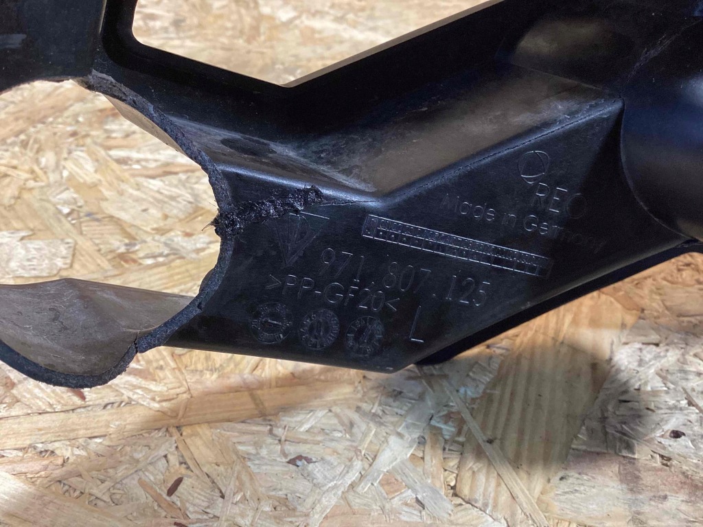 фото №8, Porsche panamera 971 направляющая бампера задняя левый 971807125