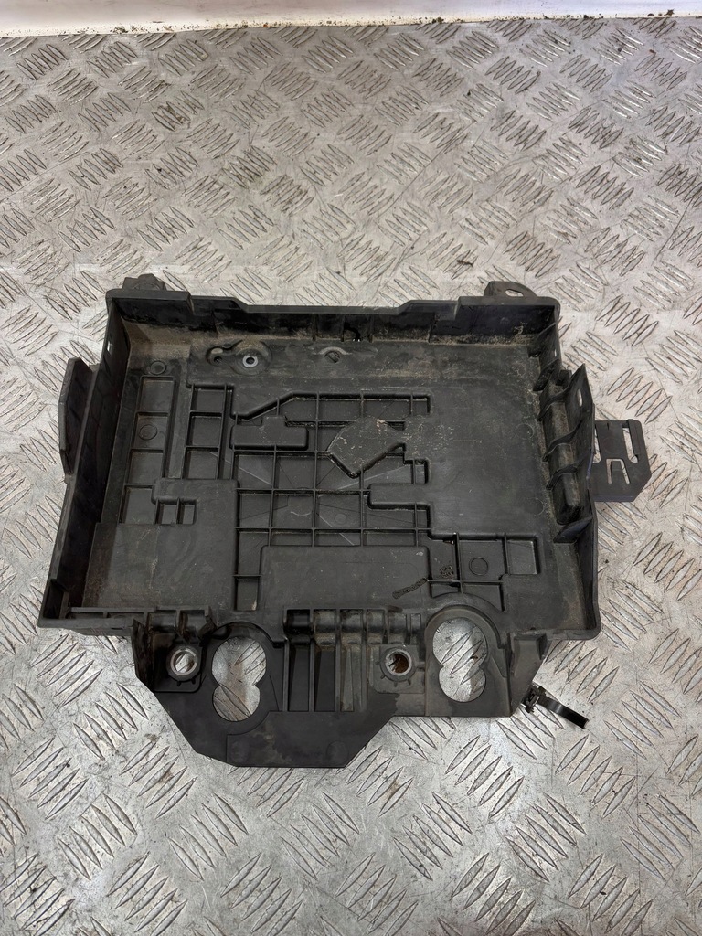 фото №1, Основание корпус аккумулятор renault twingo ii 2 07-